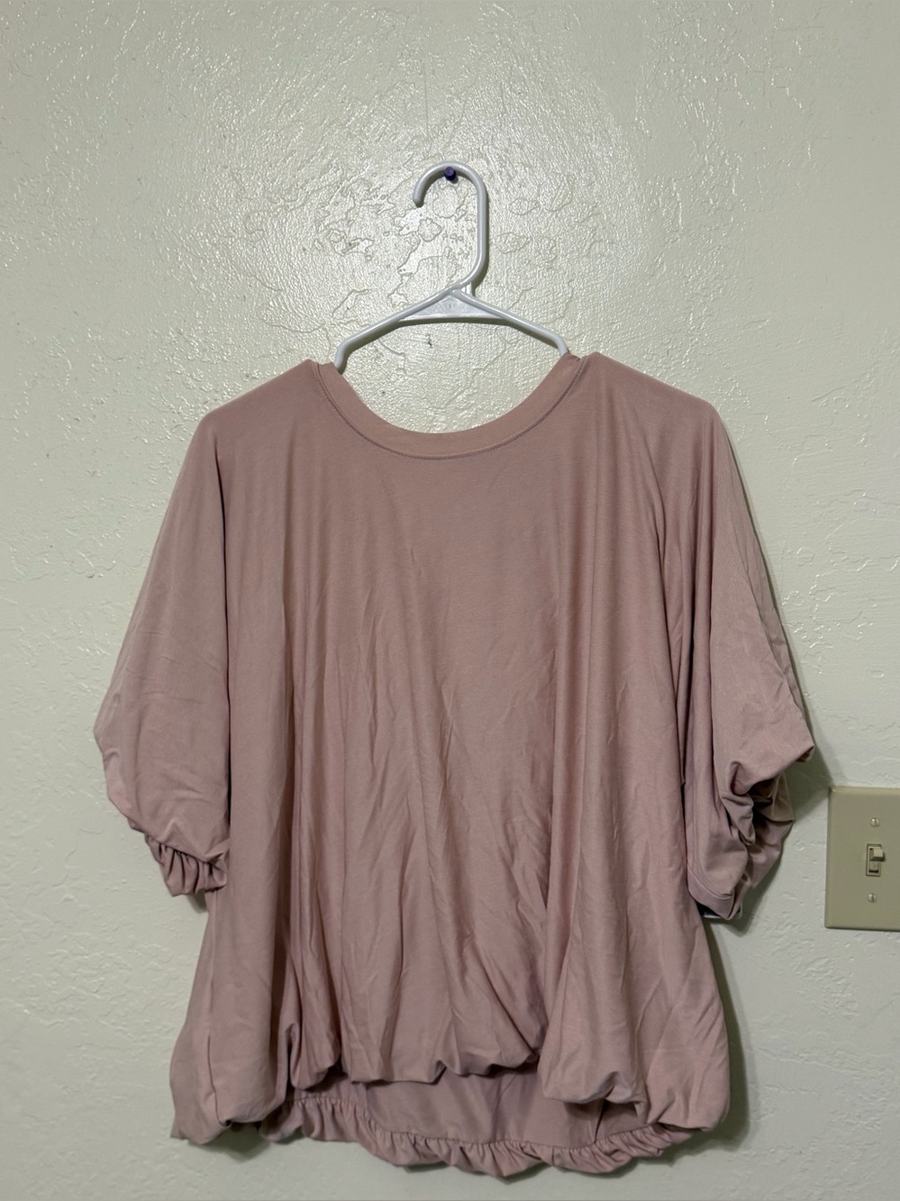 Old Navy Blush Pink Short-Sleeve Bubble Hem Top. Size XL